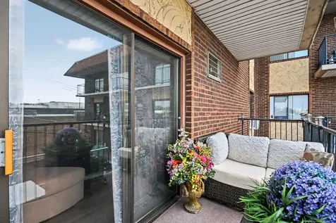 9520 Mayfield Avenue Oak Lawn IL 60453