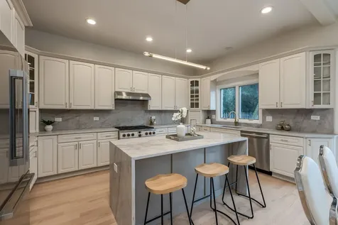 6723 North Harding Avenue Lincolnwood IL 60712
