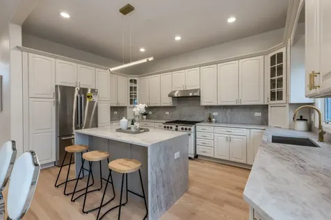 6723 North Harding Avenue Lincolnwood IL 60712