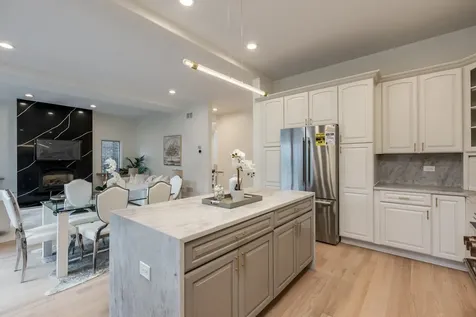 6723 North Harding Avenue Lincolnwood IL 60712