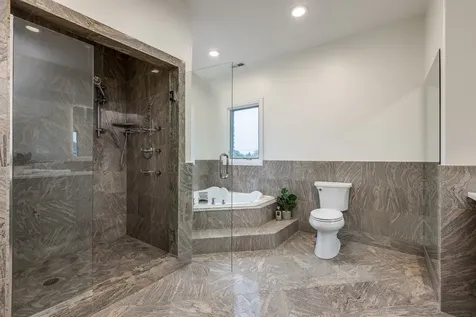 6723 North Harding Avenue Lincolnwood IL 60712