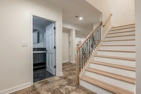 6723 North Harding Avenue Lincolnwood IL 60712