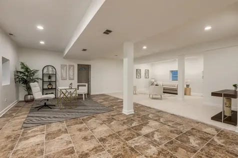 6723 North Harding Avenue Lincolnwood IL 60712