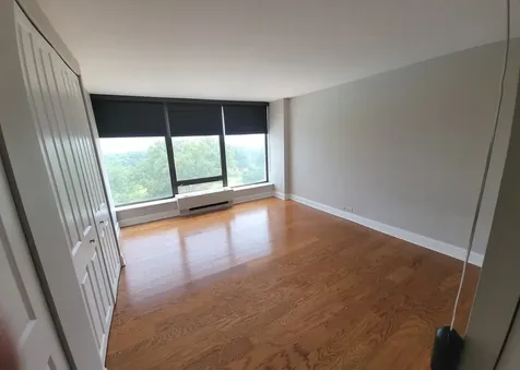 5445 North Sheridan Road Chicago IL 60640