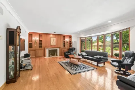 6444 North Kenton Avenue Lincolnwood IL 60712