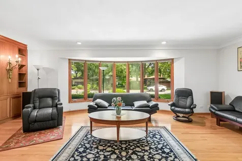 6444 North Kenton Avenue Lincolnwood IL 60712