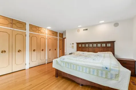 6444 North Kenton Avenue Lincolnwood IL 60712