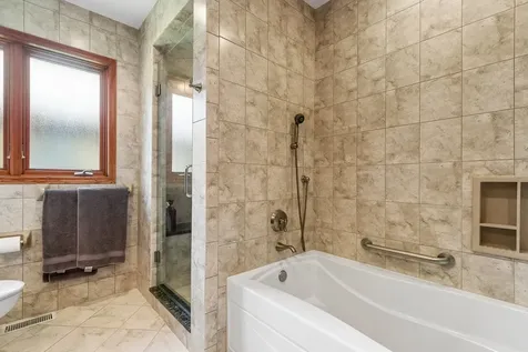 6444 North Kenton Avenue Lincolnwood IL 60712