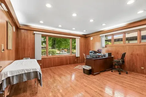 6444 North Kenton Avenue Lincolnwood IL 60712