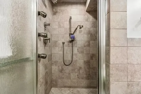 6444 North Kenton Avenue Lincolnwood IL 60712