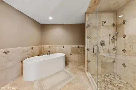 15020 King Drive Green Oaks IL 60048