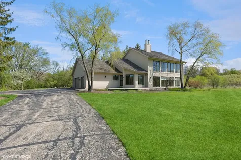 15020 King Drive Green Oaks IL 60048