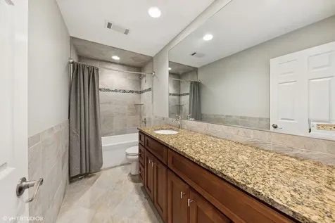 15020 King Drive Green Oaks IL 60048