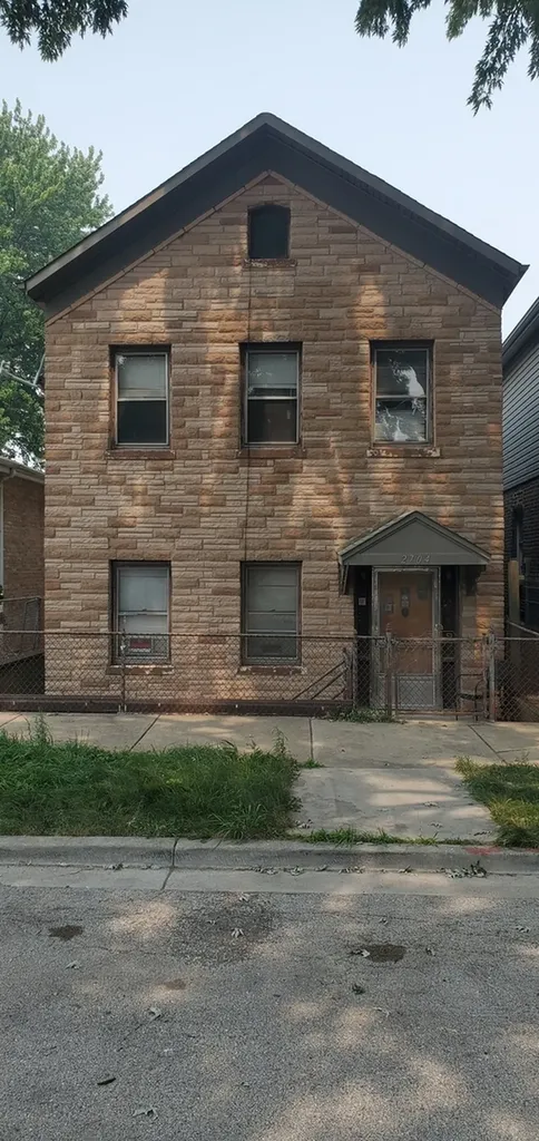 2704 South Hillock Avenue Chicago IL 60608