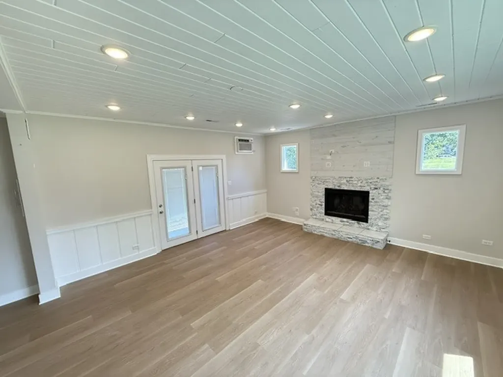 7141 Wolf Road Indian Head Park IL 60525