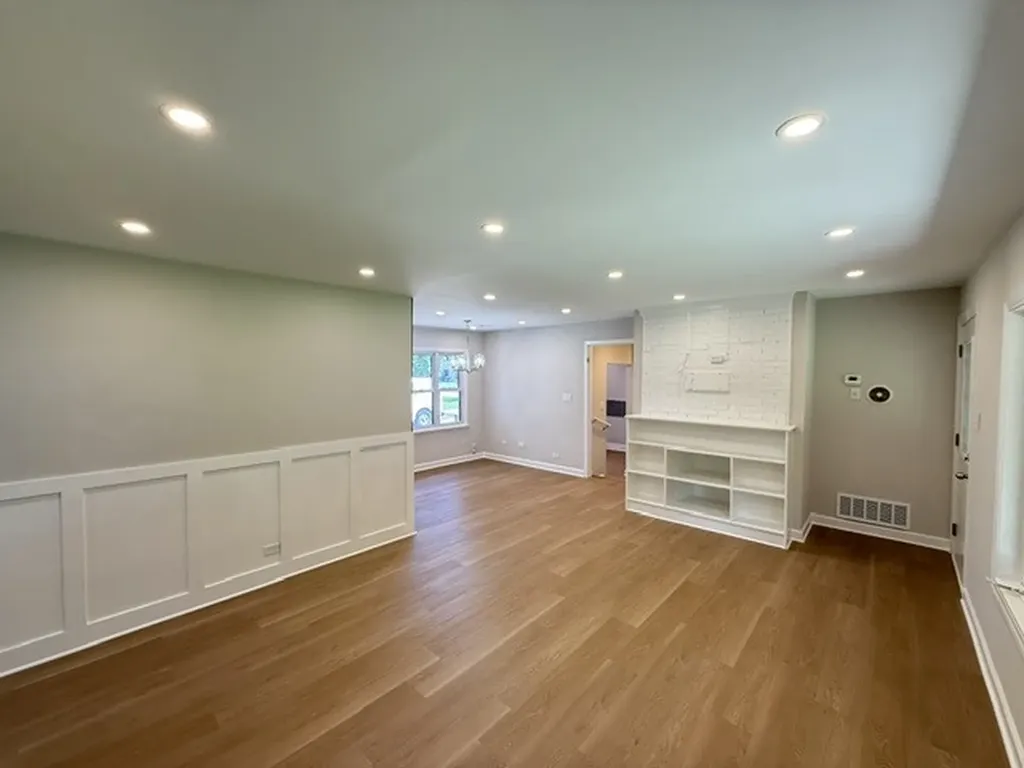 7141 Wolf Road Indian Head Park IL 60525