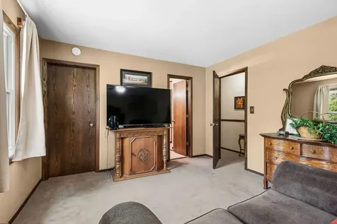 5306 West Winding Creek Drive Mchenry IL 60050