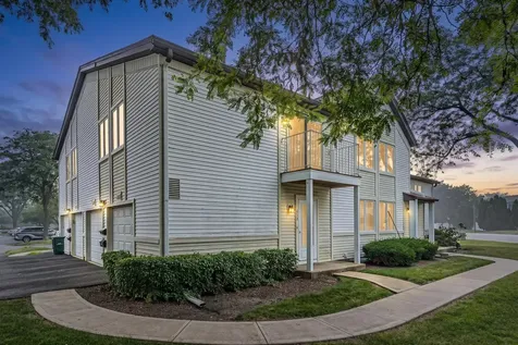 608 Inverrary Lane Deerfield IL 60015