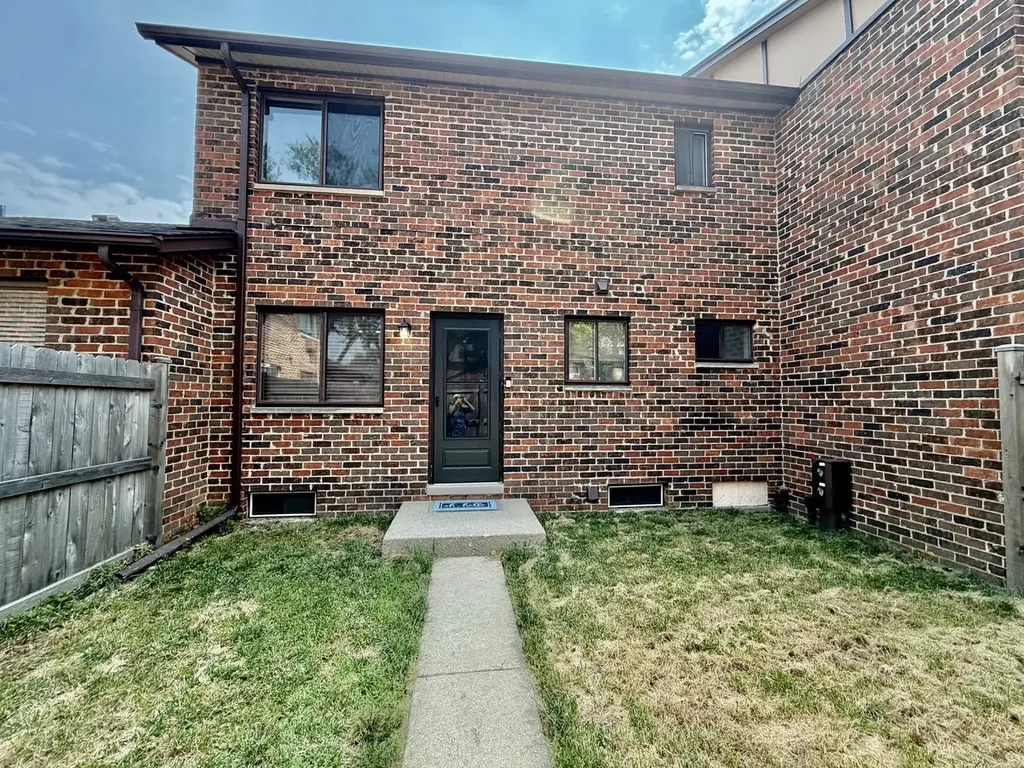 1S216 Ardmore Avenue Villa Park IL 60181