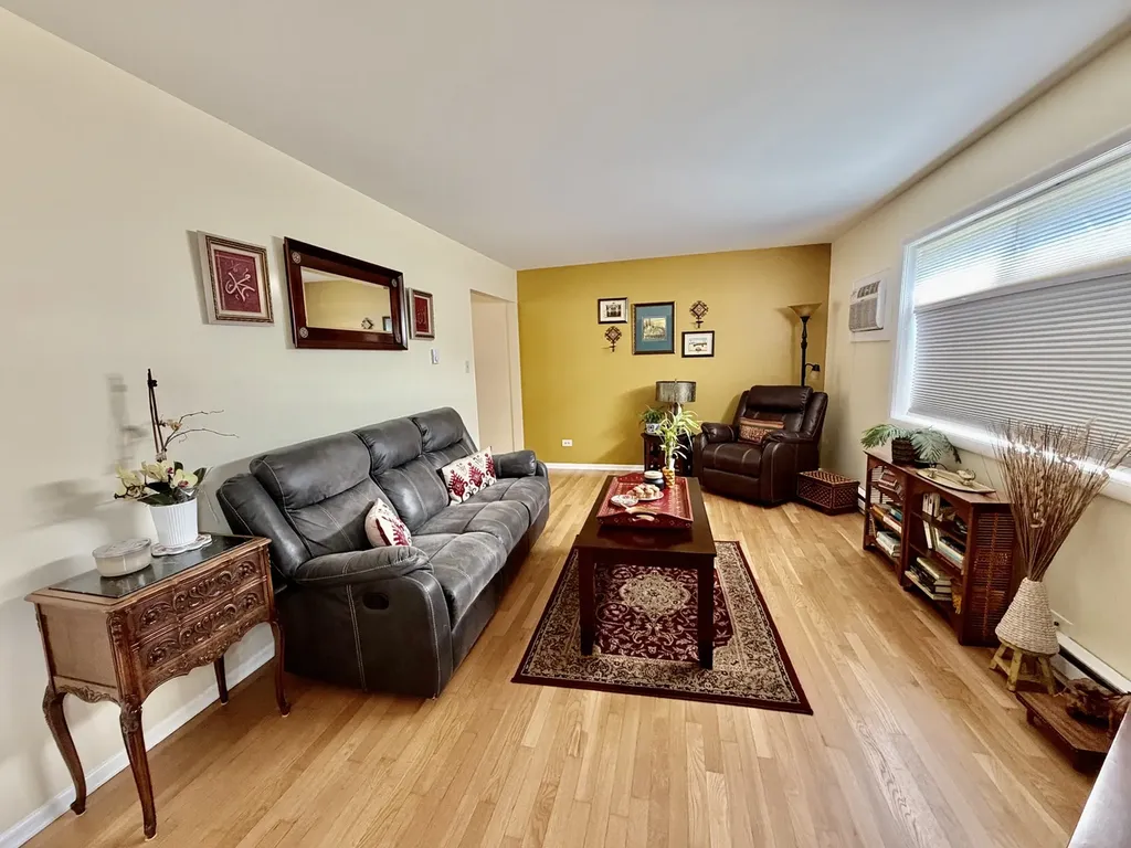 1S216 Ardmore Avenue Villa Park IL 60181