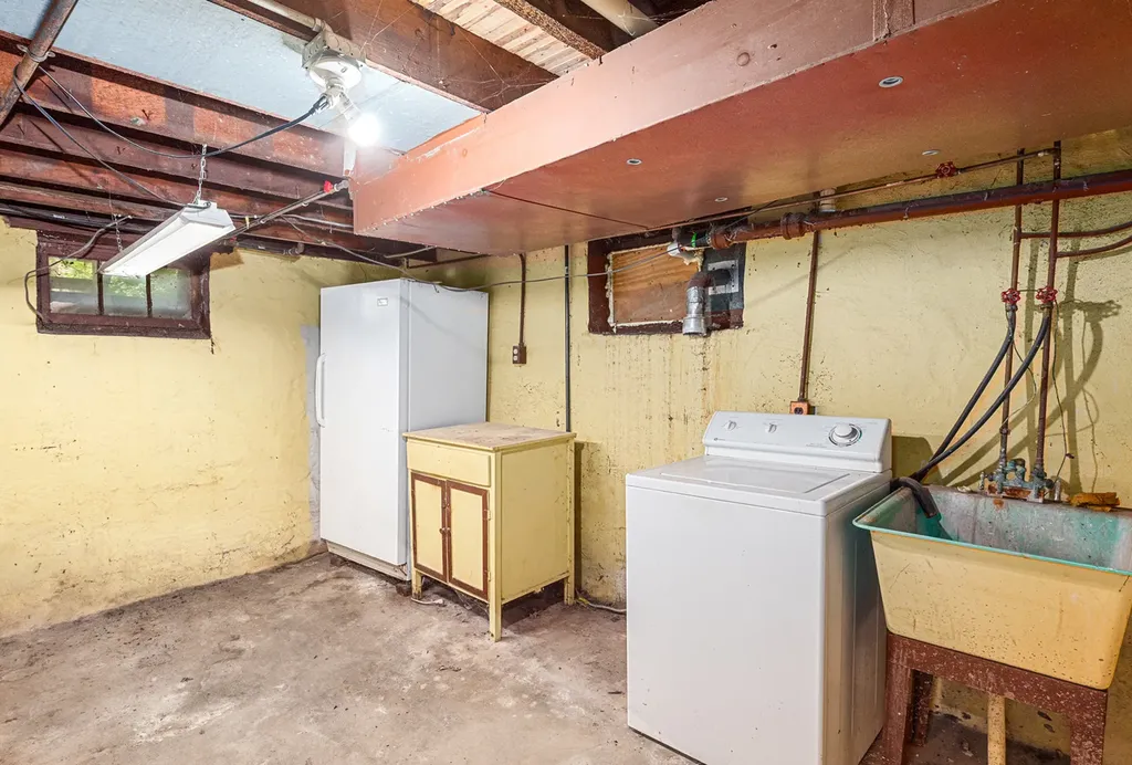 707 Talma Street Aurora IL 60505