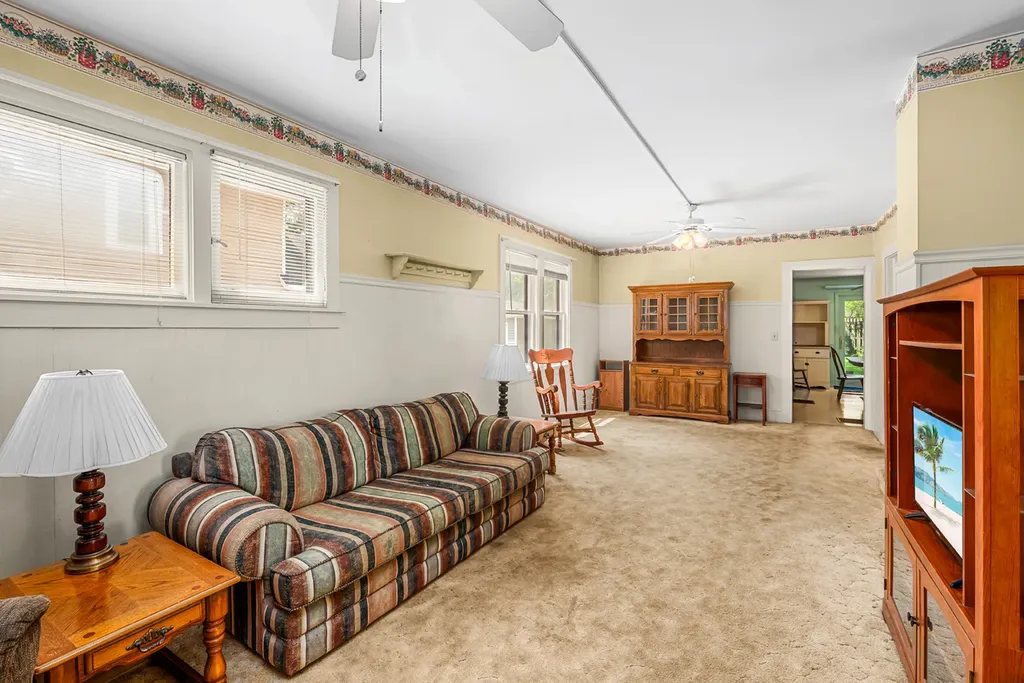 707 Talma Street Aurora IL 60505