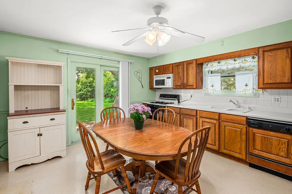 707 Talma Street Aurora IL 60505