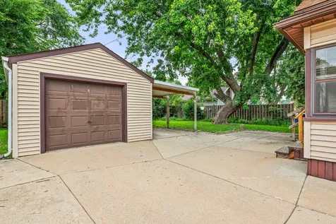 707 Talma Street Aurora IL 60505