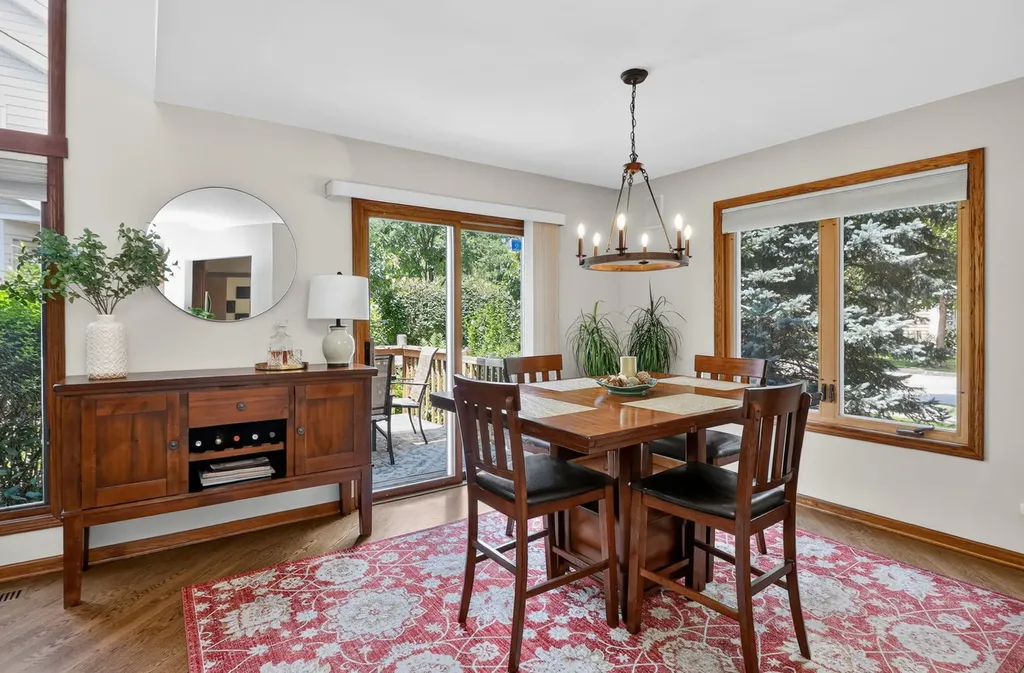 319 Jamatt Court Naperville IL 60540