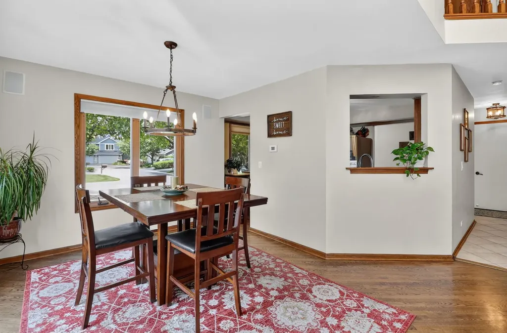 319 Jamatt Court Naperville IL 60540
