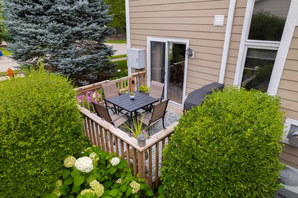 319 Jamatt Court Naperville IL 60540
