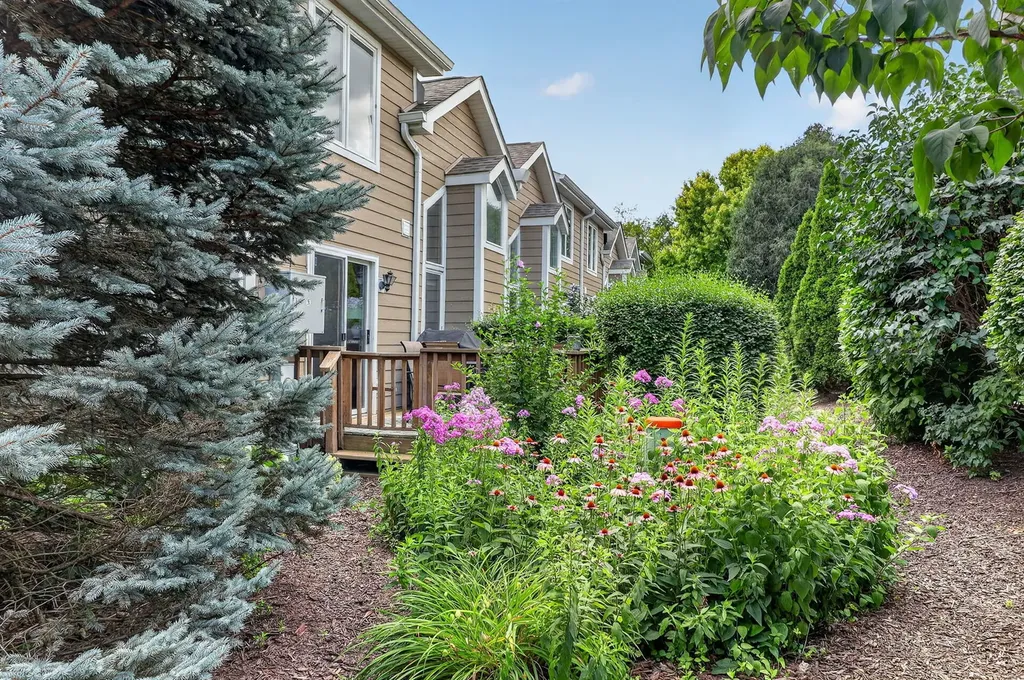 319 Jamatt Court Naperville IL 60540