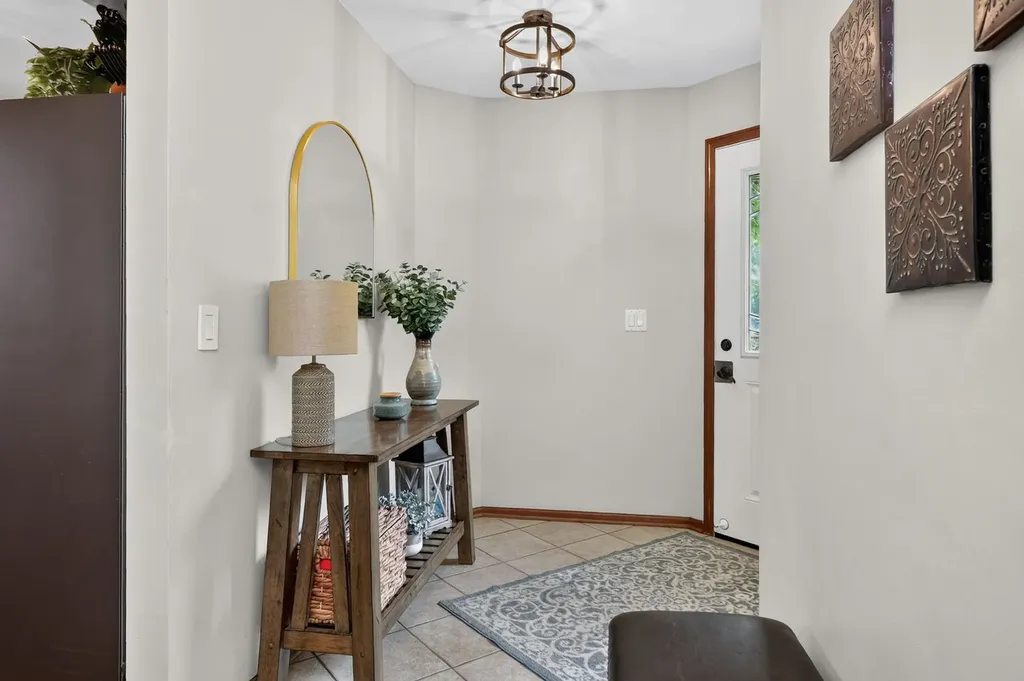 319 Jamatt Court Naperville IL 60540