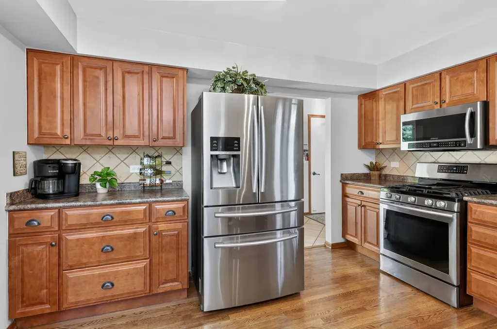 319 Jamatt Court Naperville IL 60540