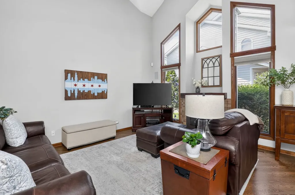 319 Jamatt Court Naperville IL 60540