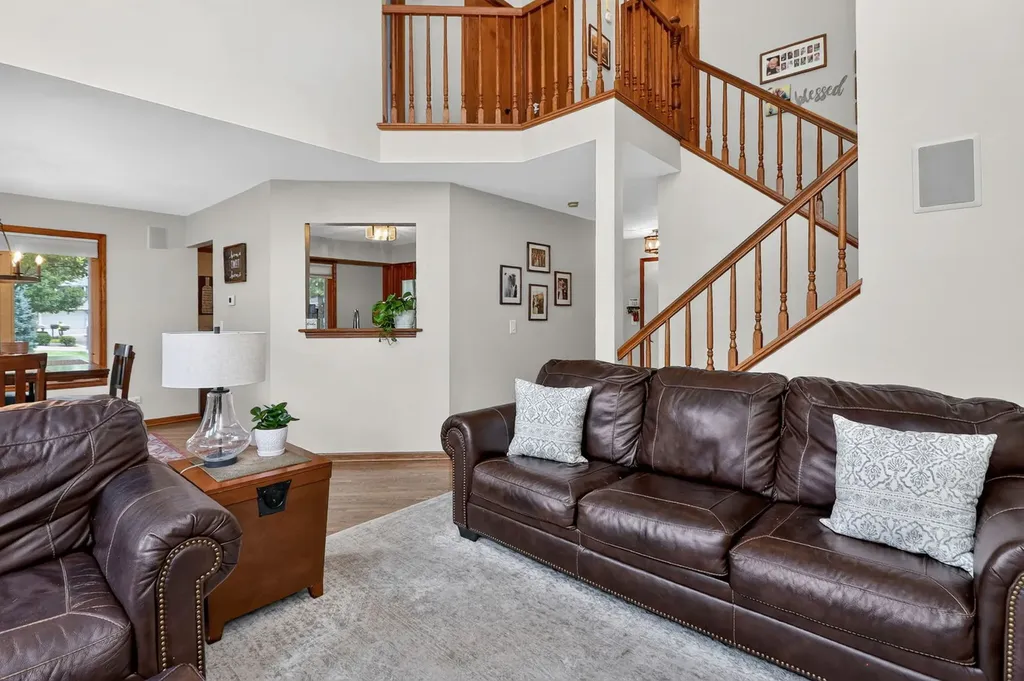 319 Jamatt Court Naperville IL 60540