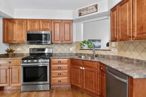 319 Jamatt Court Naperville IL 60540