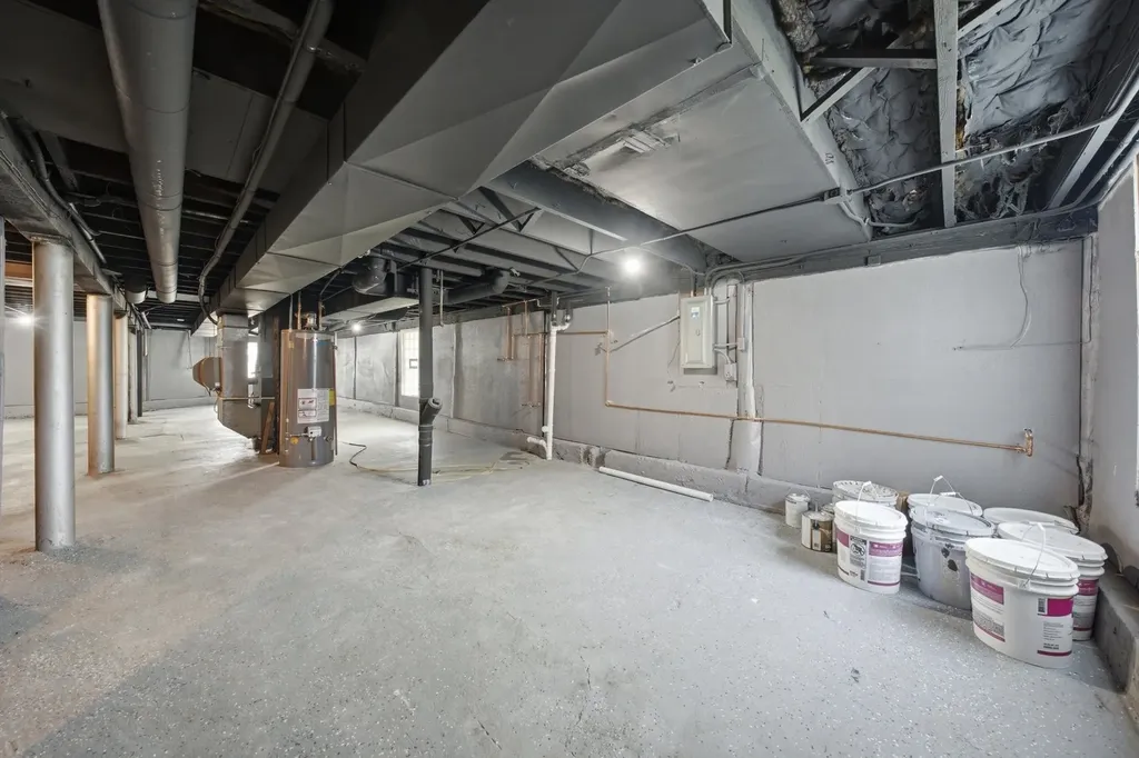 9232 South Essex Avenue Chicago IL 60617