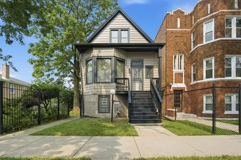 9232 South Essex Avenue Chicago IL 60617
