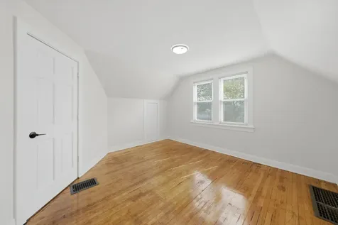 9232 South Essex Avenue Chicago IL 60617