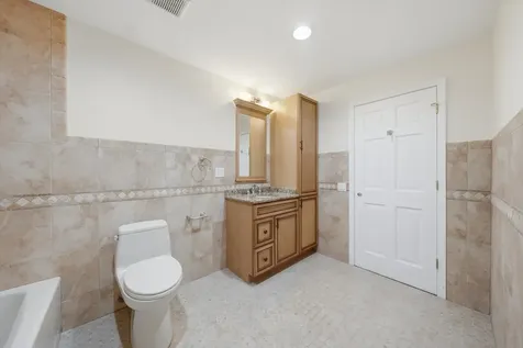 9232 South Essex Avenue Chicago IL 60617