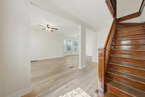9232 South Essex Avenue Chicago IL 60617