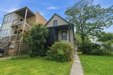 9232 South Essex Avenue Chicago IL 60617