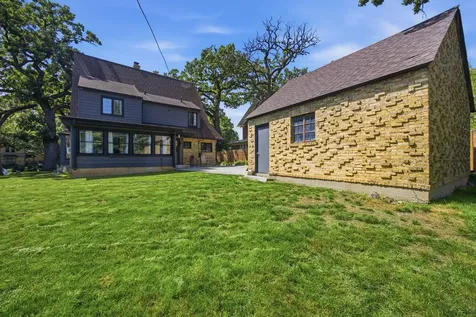 41 Hamilton Avenue Elgin IL 60123