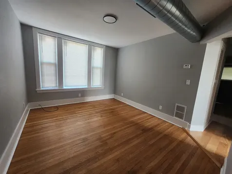 5025 West Berenice Avenue Chicago IL 60641