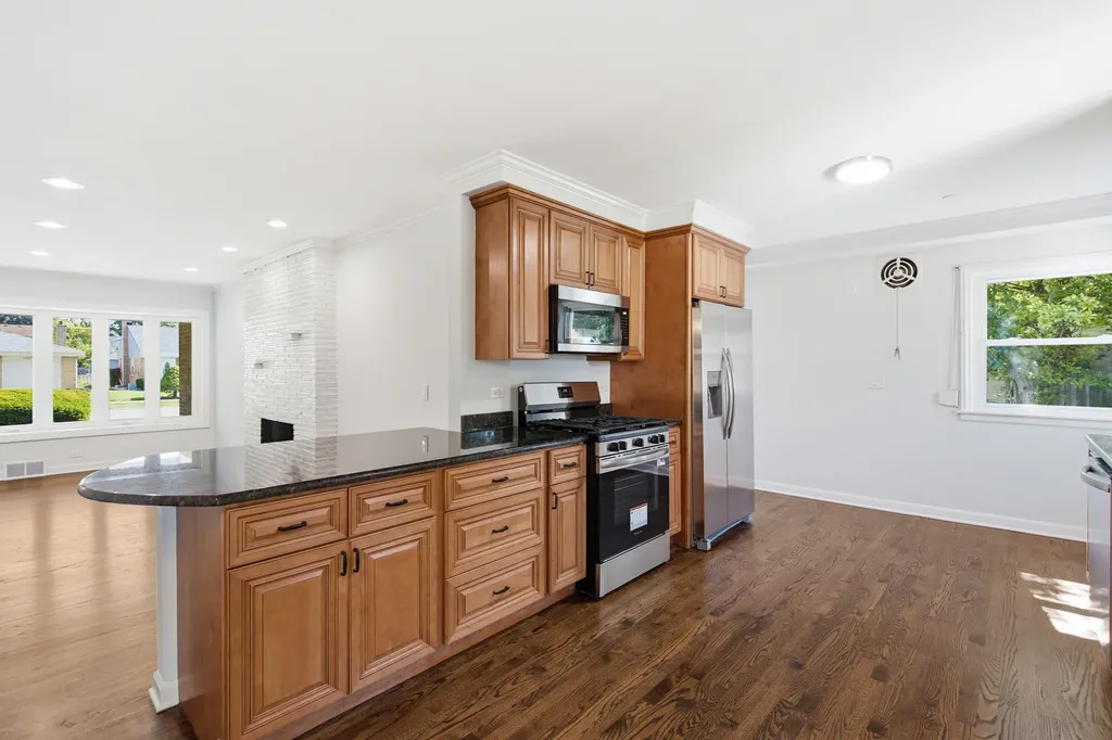 5022 Fargo Avenue Skokie IL 60077