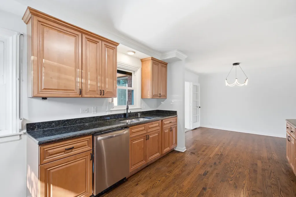 5022 Fargo Avenue Skokie IL 60077