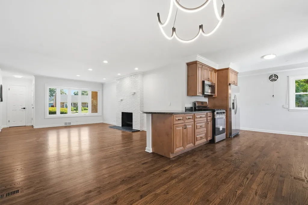 5022 Fargo Avenue Skokie IL 60077