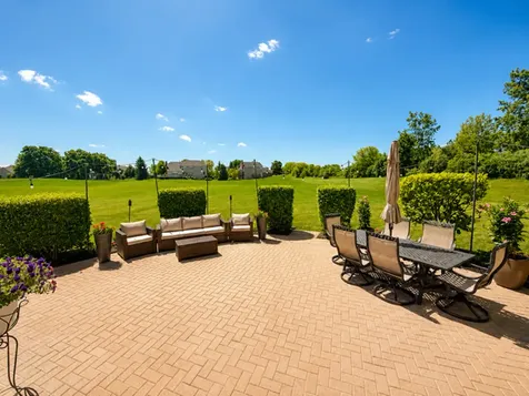 11 Harrington Court Hawthorn Woods IL 60047