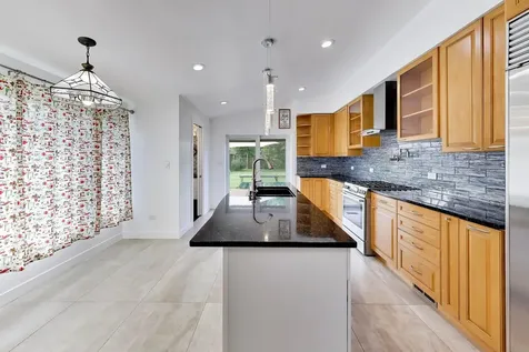 4641 Locust Avenue Glenview IL 60025